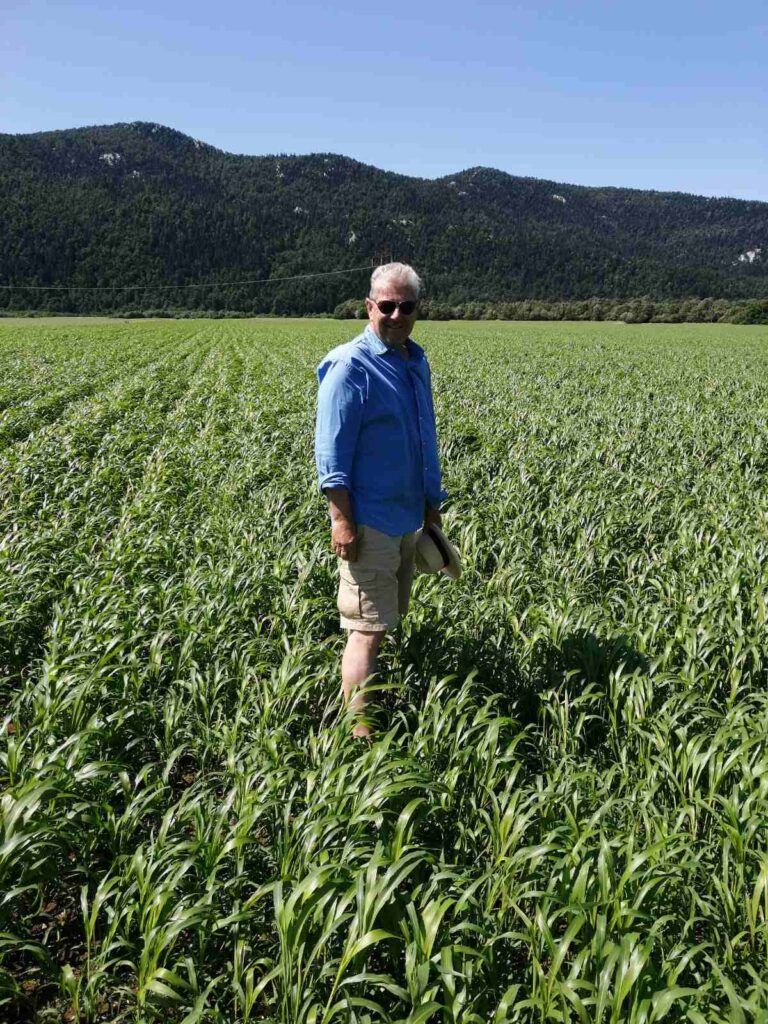 Intervju sa Željkom Mihelićem. Potpresjednik HPK: „Hrvatska poljoprivredna komora ima i znanja i iskustva i želje da pomogne poljoprivrednicima Crne Gore da naprave čim bolji program i da ne ponove greške koje smo mi radili”.